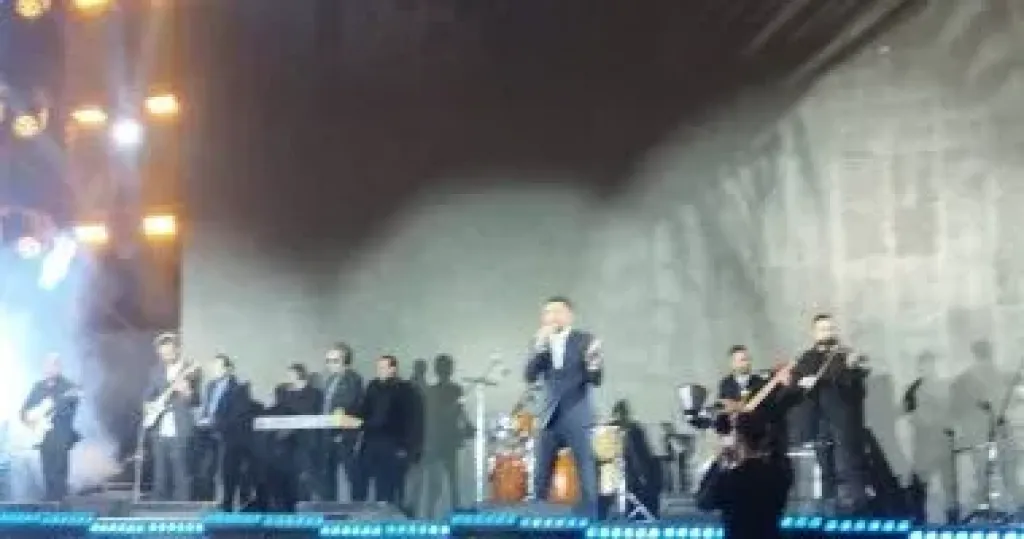 محمد حماقى يحيي حفل مؤتمر السكان والصحة والتنمية البشرية