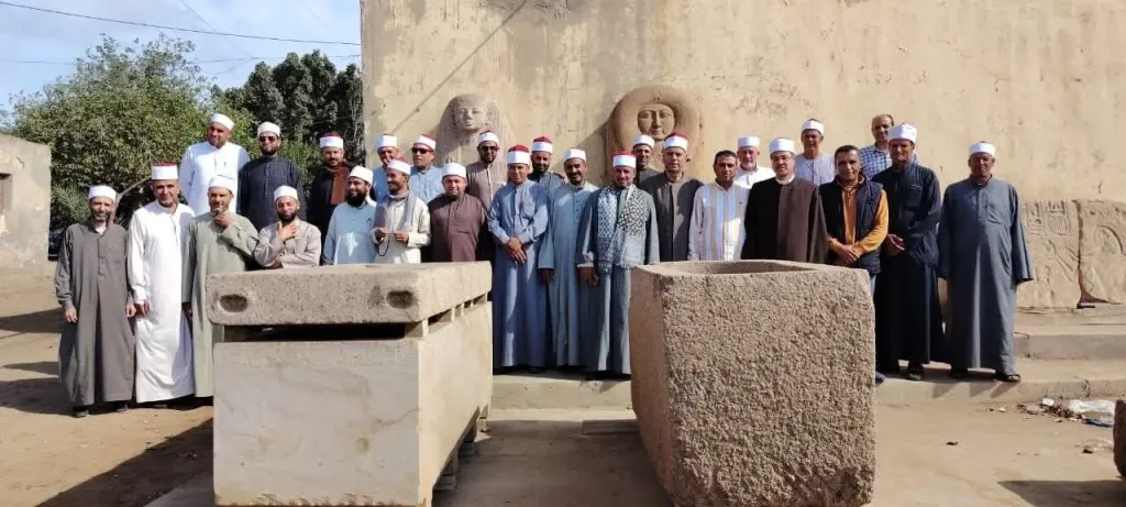 ”ضمن مبادرة صحح مفاهيمك” أوقاف الشرقية ينظم زيارة لاثار صان الحجر