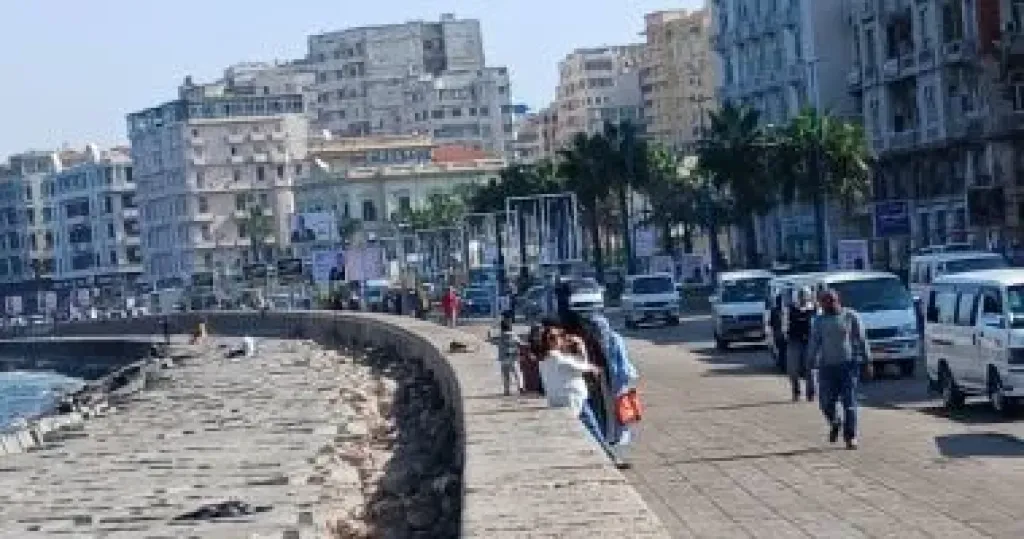 الطقس غدا مائل للبرودة وشبورة وأمطار والعظمى بالقاهرة 25 والصغرى 17 درجة