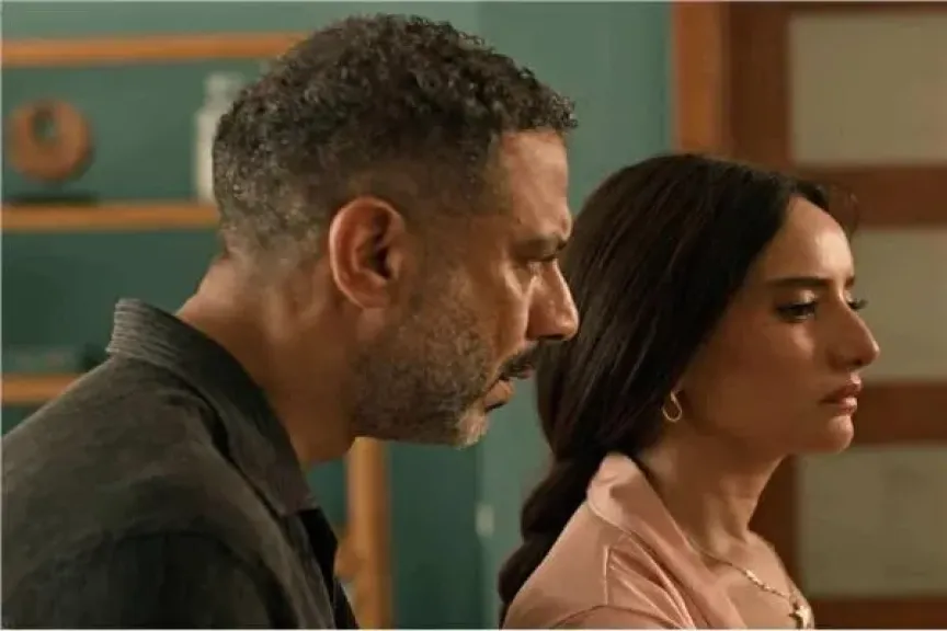 مسلسل ورد وشوكولاته الحلقة 6.. زينة تقلب حياة محمد فراج