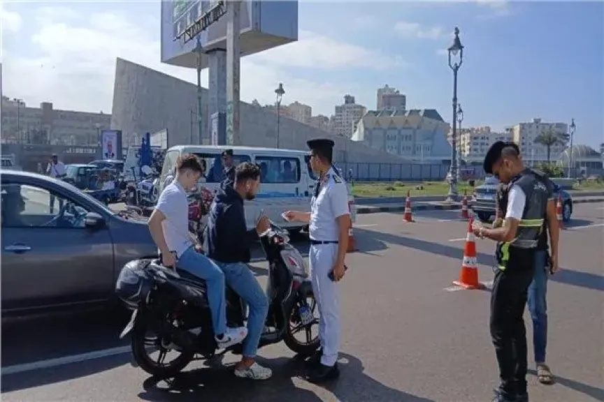 الداخلية تكشف ملابسات تضرر مواطن من ضابط مرور بسبب «إسكوتر»