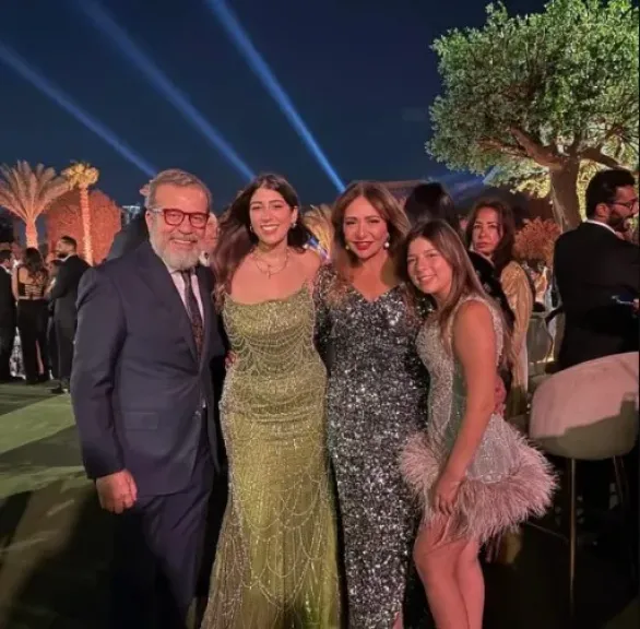 أحدث ظهور لـ ليلى علوي في حفل زفاف ابنة عمرو عرفة|صور