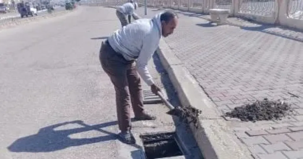 صيانة وتطوير صفايات الأمطار ببلطيم والانتهاء من تمهيد ورفع كفاءة طريق روينة