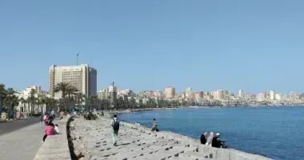 طقس الإسكندرية.. أجواء خريفية ونشاط ملحوظ للرياح