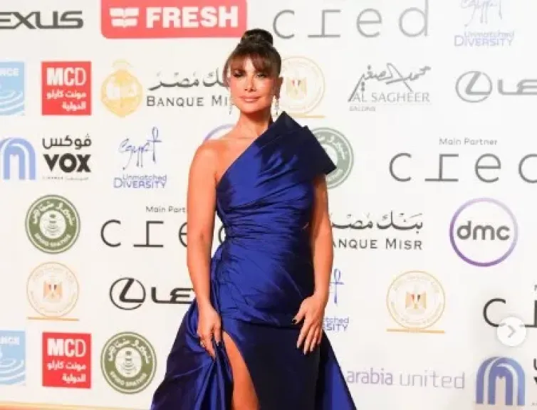 النجمة صبا مبارك تستعر ض أناقتها على السجادة الحمراء|صور