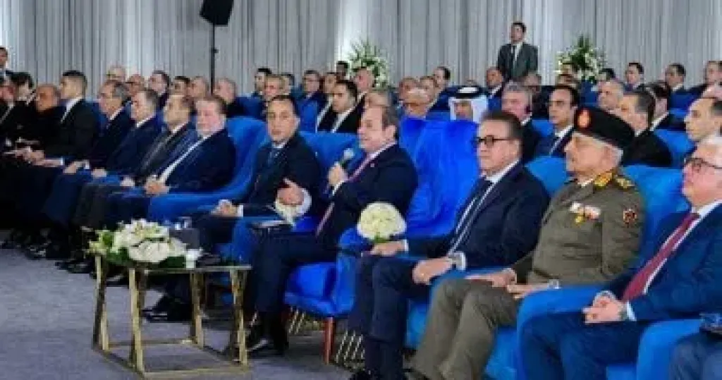 الرئيس السيسى يؤكد ضرورة السعى حتى تأخذ مصر مكانتها الطبيعية بين الدول