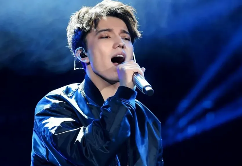 صوت كازاخستان ” ديماش”  يشعل ”ويمبلي أرينا”  بعرض ”الغريب” الاستثنائي