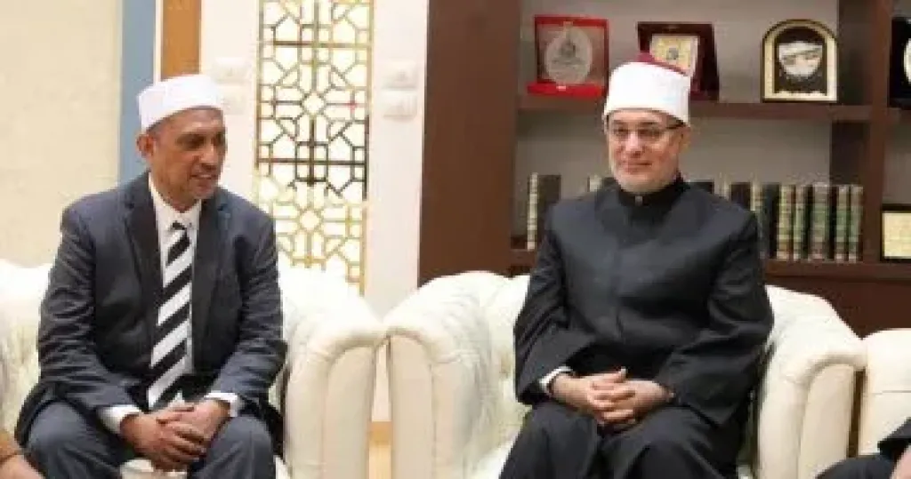 المفتي يستقبل وفدا من المسؤولين الدينيين بولاية بهانج الماليزية لتعزيز التعاون