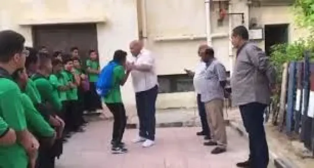 تشكيل لجنة عاجلة للتحقيق في واقعة اعتداء مدير مدرسة بالإسكندرية على طالب بالركل