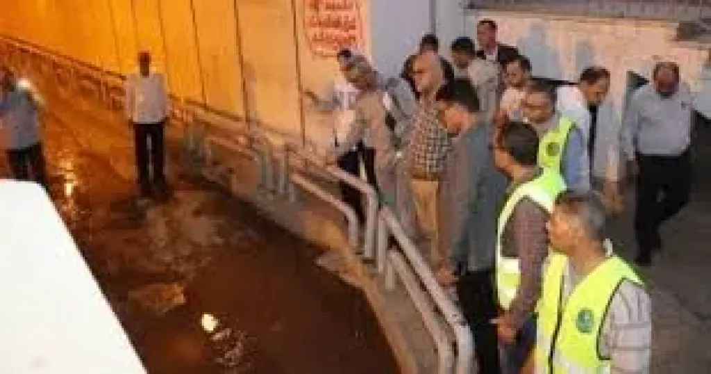 محافظ القليوبية يشهد تجربة محاكاة لتصريف مياه الأمطار استعدادًا لموسم الشتاء