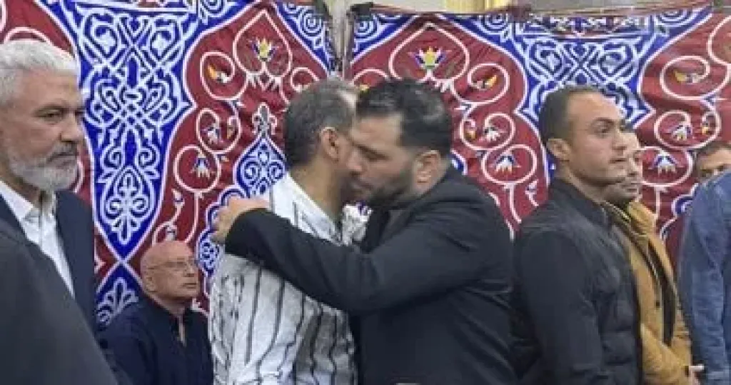 عماد متعب وفاروق جعفر وأيمن يونس يقدمون واجب العزاء في محمد صبرى