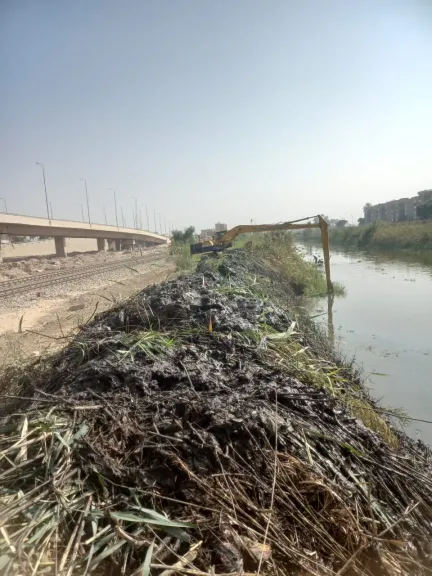 محافظ أسيوط: استمرار تطهير ترعتي الوليدية ونجع حمادي