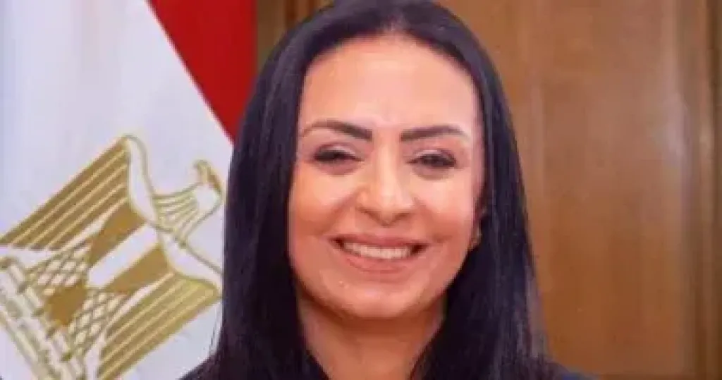 وزيرة التضامن الاجتماعي تزور المقر الرئيسي لبنك ناصر الاجتماعي .. وتتفقد سير العمل