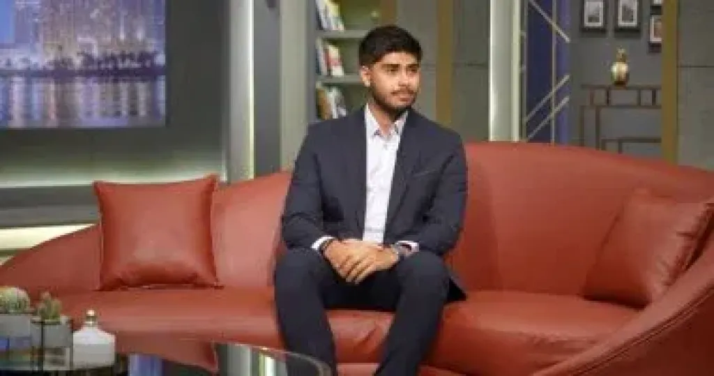 حسن.. شاب يرشد جيله لصنع المال بمحتوى بسيط عبر برنامج واحد من الناس