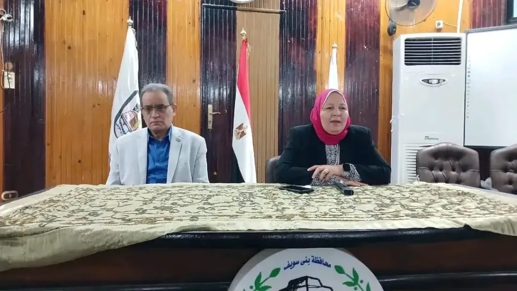 الهوارى تلتقي مديري الإدارات وموجهي عموم المواد الدراسية لمتابعة انتظام العملية التعليمية ببنى سويف