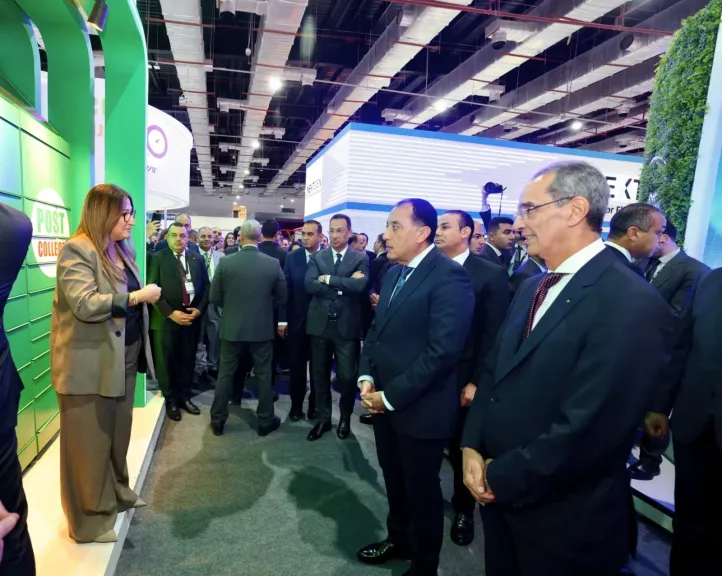 مدبولي وطلعت يشهدان إطلاق أحدث حلول البريد.. تطبيقات وتمويل وطرود ذكية