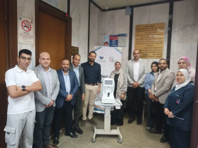 «صناع الخير» تُسلم جهاز قياس النظر وتحدب القرنية بالكمبيوتر لمستشفى رمد قلاوون