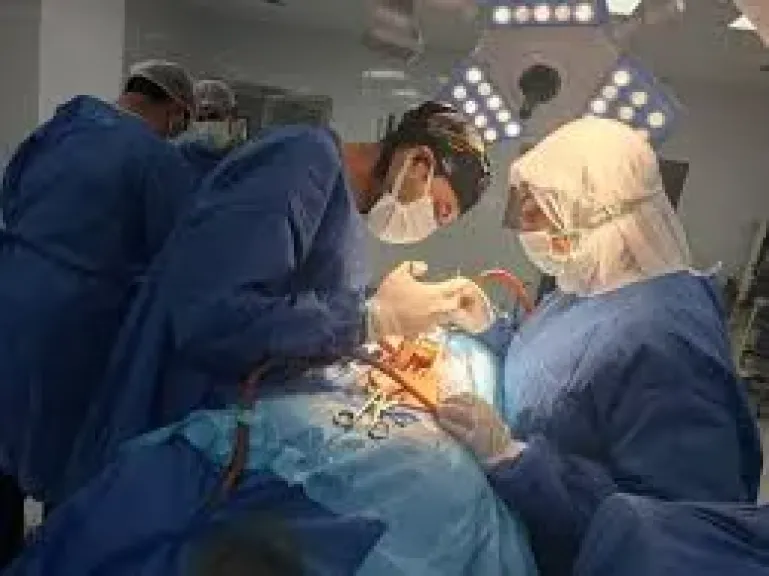 نجاح جراحة دقيقة لإصلاح كسر في منتصف وجه رجل بمستشفى شربين المركزي