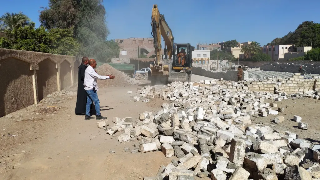 محافظ أسيوط: إزالة 25 مخالفة واسترداد 1230 متر و150 فدان ضمن المرحلة