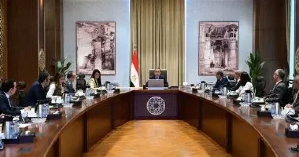 رئيس الوزراء يلتقي أعضاء اللجنة الاستشارية للاقتصاد الرقمى وريادة الأعمال