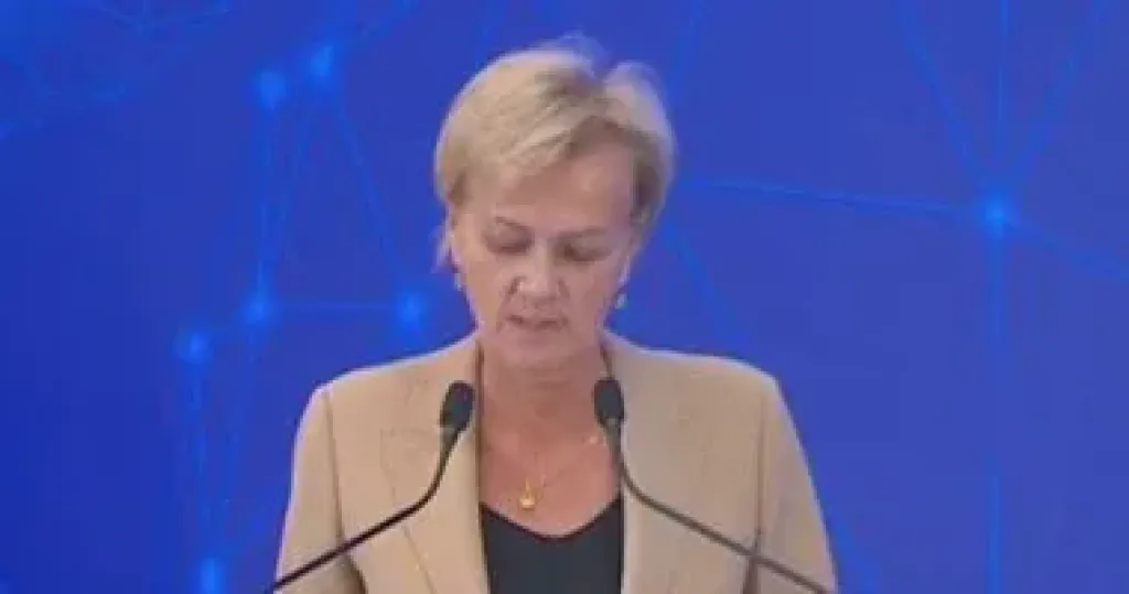 سفيرة الاتحاد الأوروبى تبحث مع مساعد وزير الخارجية التعاون فى مجالات الثقافة