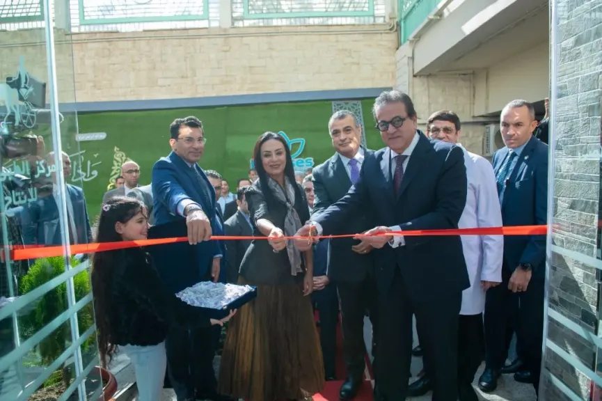 وزير الإنتاج الحربي يفتتح توسعة وحدة الغسيل الكلوي ووحدة العلاج بالأكسجين بالمركز الطبي التخصصي|صور