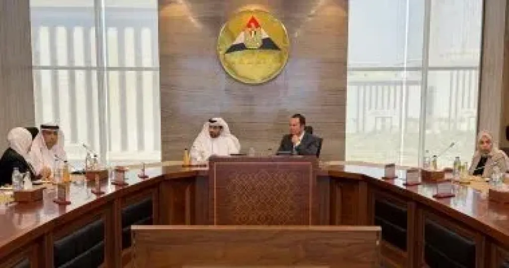 معلومات الوزراء يستقبل وفدا رفيع المستوى من إمارة الشارقة لتعزيز التعاون
