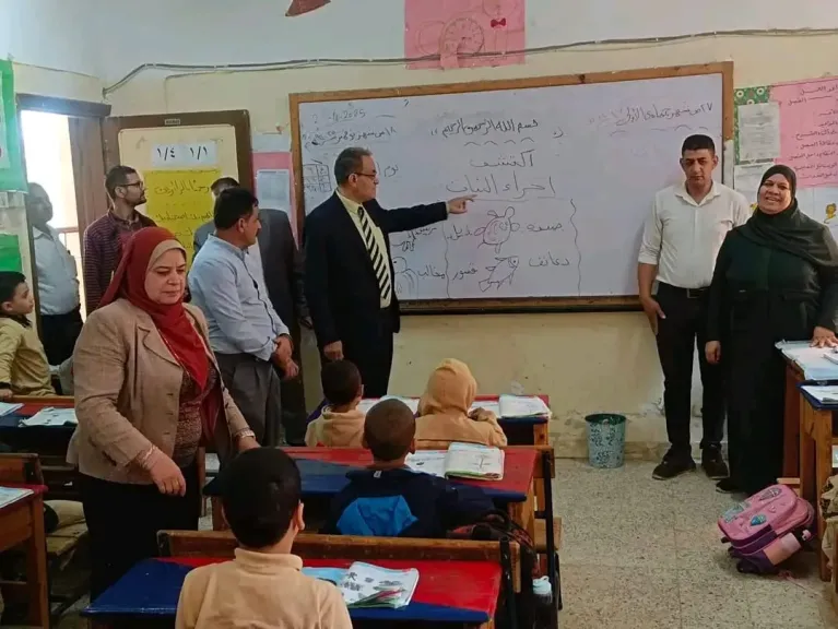 وكيل المديرية ببنى سويف يتابع انتظام الدراسة بمدارس الفشن