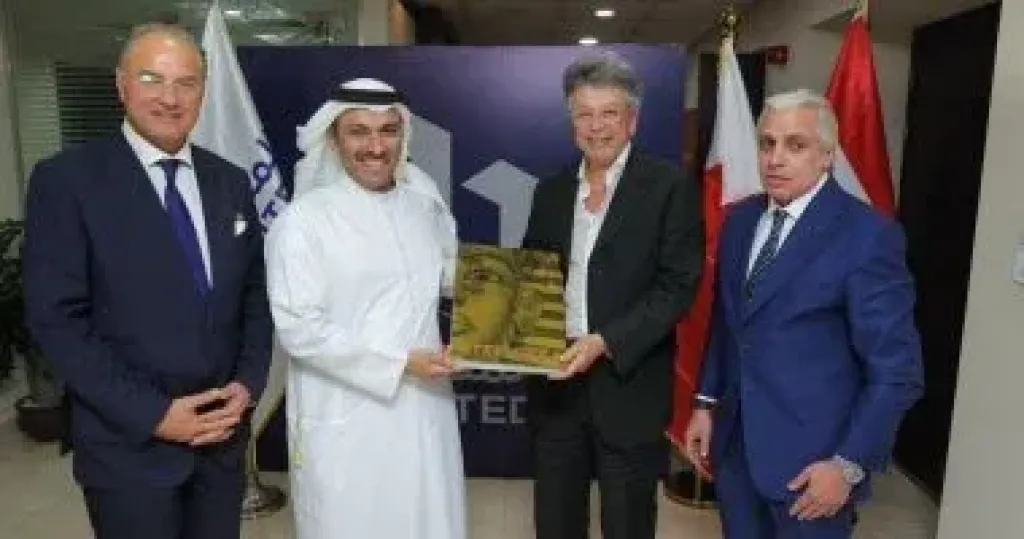 وزير الإعلام البحريني يبحث في زيارة للشركة المتحدة سبل التعاون الإعلامي