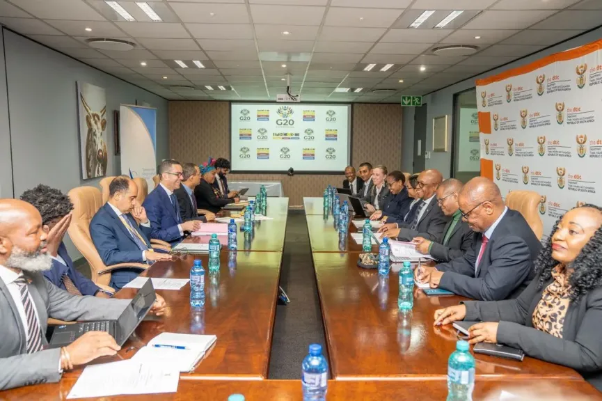 الخطيب يبحث في جنوب أفريقيا تعزيز التعاون الاقتصادي والصناعي بين البلدين