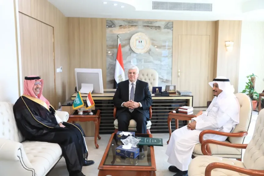 الخطيب يبحث في جنوب أفريقيا تعزيز التعاون الاقتصادي والصناعي بين البلدين