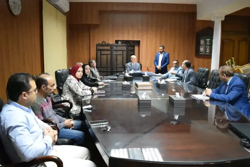 رئيس جامعة بني سويف يرأس اجتماعي المشروعات و البرمجيات