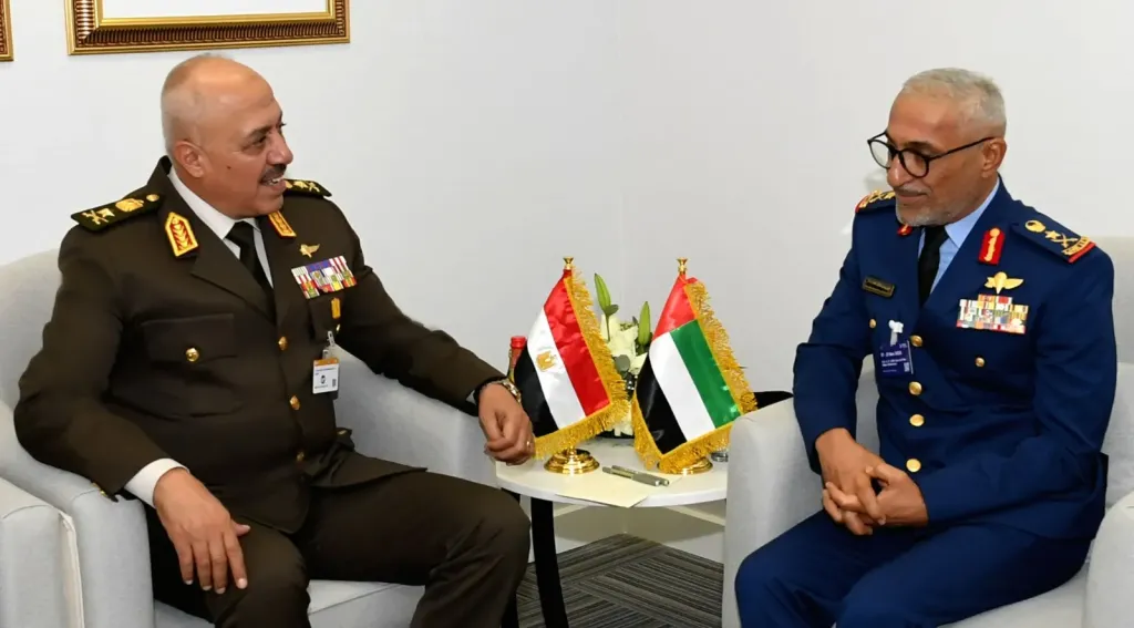 رئيس أركان حرب القوات المسلحة يعود إلى أرض الوطن عقب مشاركته فى فعاليات معرض ” دبى الدولى للطيران 2025 ”|صور