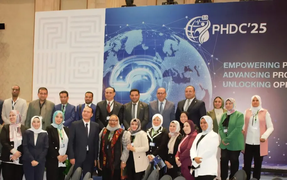 محافظ أسيوط يشيد بمشاركة وحدة السكان في المؤتمر العالمي