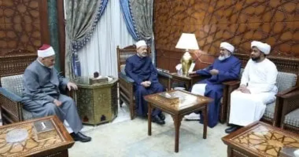 شيخ الأزهر يستقبل رئيس جامعة سراج الهدى الهندية لبحث التعاون المشترك
