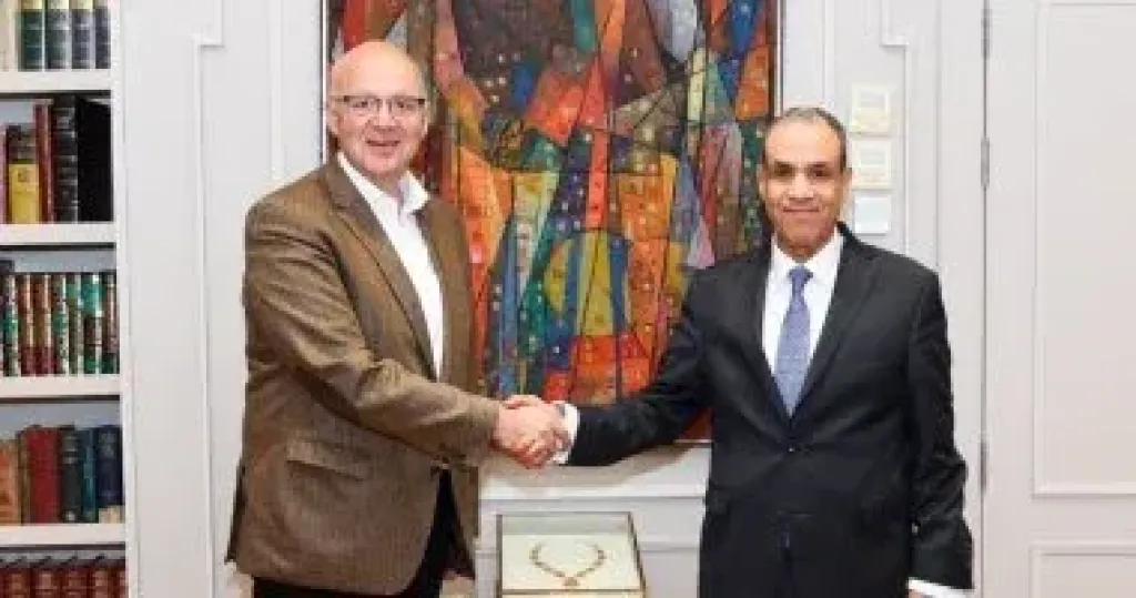 وزير الخارجية يلتقى عضو البرلمان الألمانى عن تحالف حزبى الاتحاد الديمقراطى والاشتراكى المسيحيين