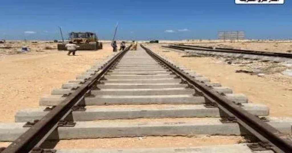 السكة الحديد تصدر بيان عقب تداول فيديو اختفاء مسامير تثبيت قضبان بأحد الخطوط