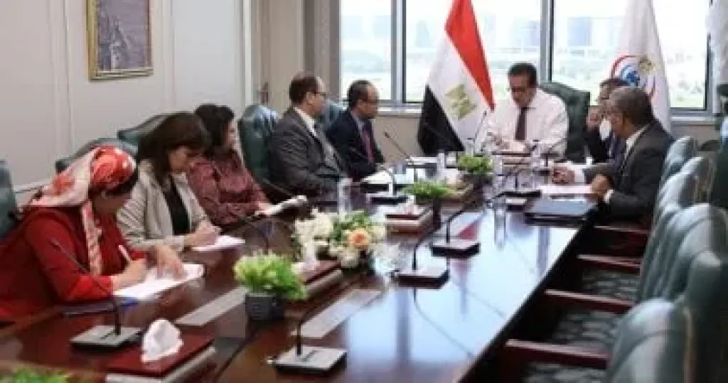 وزير الصحة يتابع تطوير مستشفى أم المصريين ويوجه بإنشاء وحدات العلاج بالأكسجين