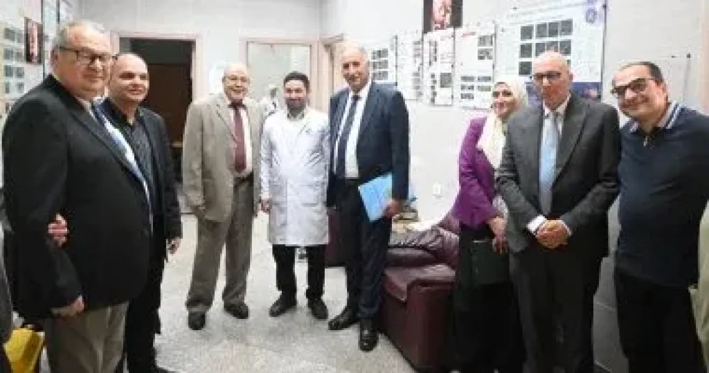 وفد المجلس العربى للاختصاصات الصحية يزور قصر العيني لاعتماد برنامج النساء والتوليد
