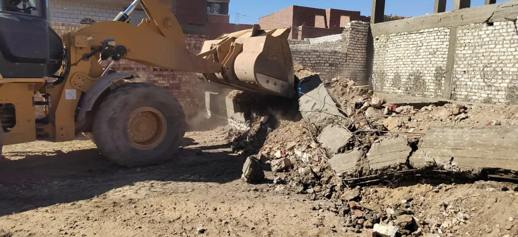 محافظ أسيوط: استرداد أكثر من 4 آلاف متر مربع وإزالة 29 حالة تعدي