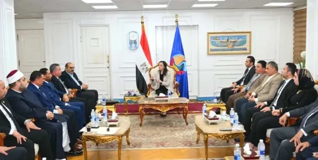 محافظ البحيرة تعقد اجتماعا مع أعضاء مجلس الشيوخ الجدد