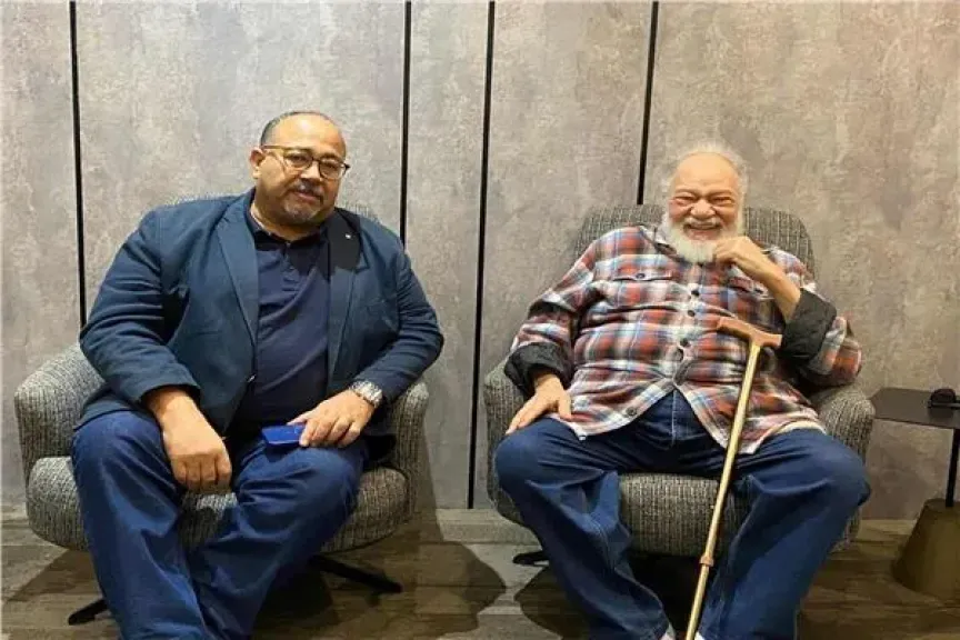 يحيى الفخراني يصل تونس للمشاركة في افتتاح أيام قرطاج المسرحية