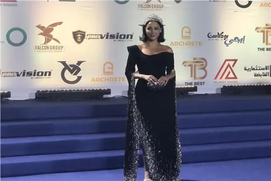 إطلالة ملكية لـ بسمة بوسيل في مهرجان «The Best»