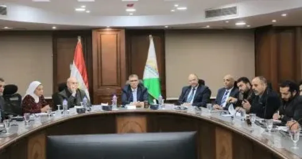 محافظ الجيزة: تحويل عزبة الصفيح لنموذج عمرانى ومنطقة استثمارية تليق بالمواطنين