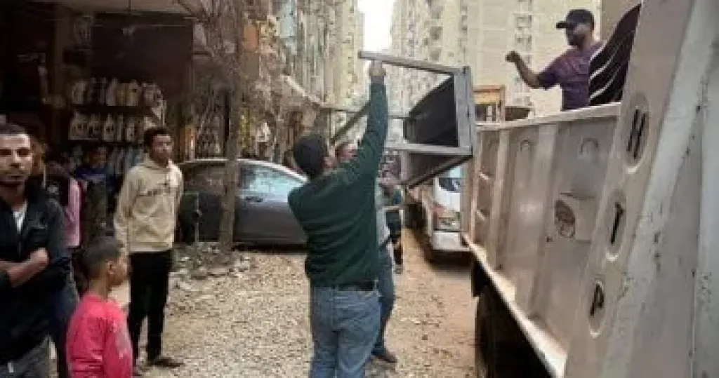 رفع 2600 حالة إشغال للباعة الجائلين والمحال خلال حملات فى حى الهرم