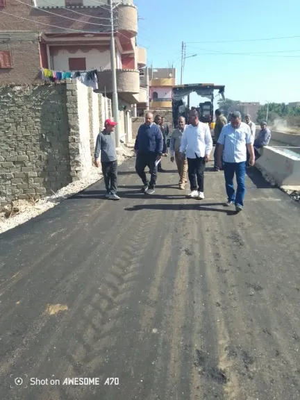 محافظ أسيوط: استمرار رصف طريق ترعة أحمد شاكر بصدفا بطول 2.4 كم