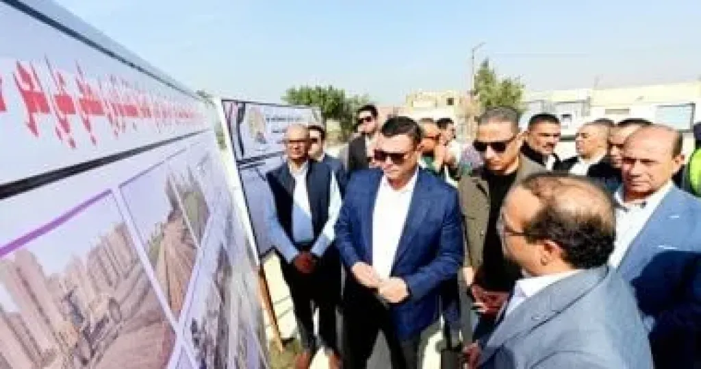 وزير الإسكان ومحافظ الفيوم يتفقدان مجمع محطات مياه الشرب بالعزب الجديدة