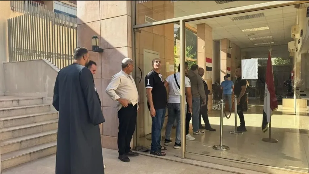 اقبال متزايد من المصريين بلبنان للتصويت في ثاني أيام انتخابات مجلس النواب 2025|صور