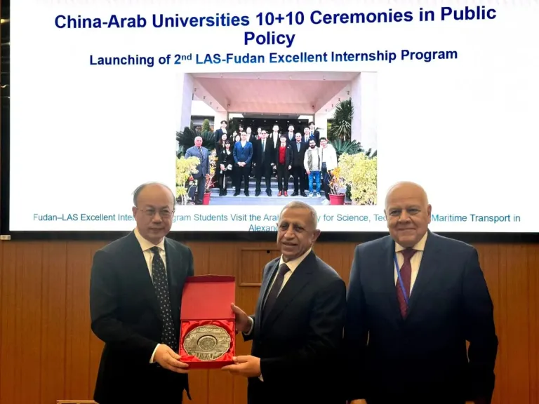 تكريم عربي صيني للدكتور إسماعيل عبد الغفار تقديراً لجهوده في دعم الشراكة الأكاديمية