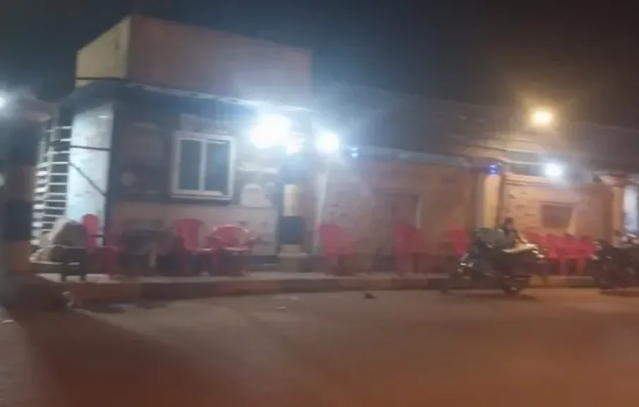 مقاهٍ عشوائية على ترعة الإبراهيمية تهدد صحة الأهالي في الفشن